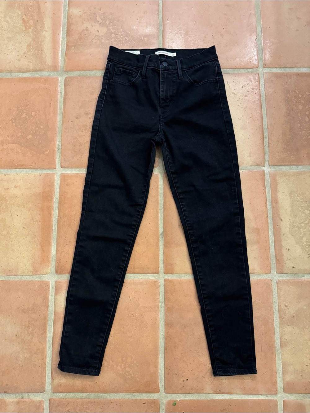 Levi's 720 Super Skinny Women's Black Jeans - High Rise size 27 (28 inch length)